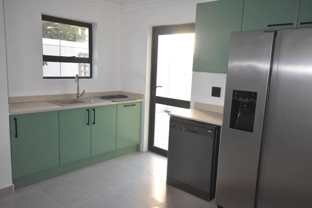 Ferienhaus 3 Bed 4 Bath Detached House, Pool, Inverter *