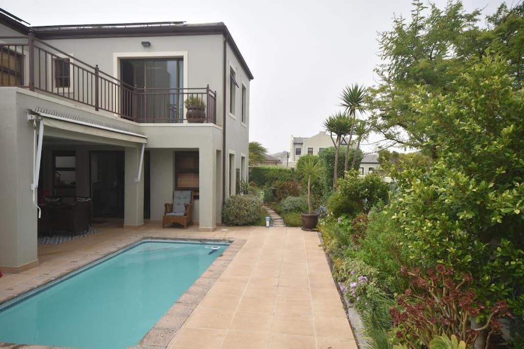 3 Bed 4 Bath Detached House, Pool, Inverter * Kapstadt