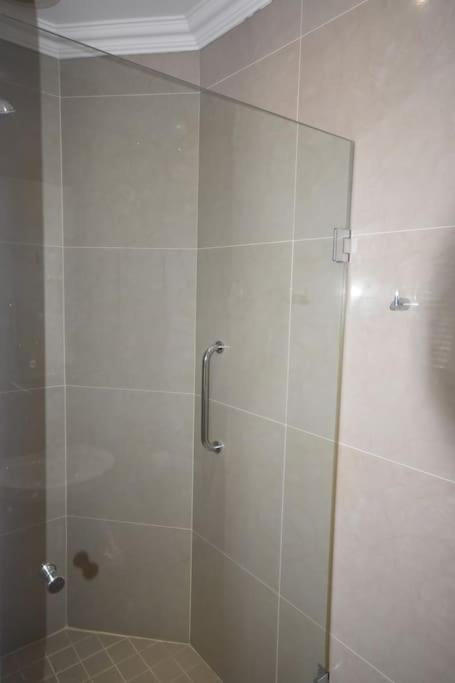 3 Bed 4 Bath Detached House, Pool, Inverter Kapstadt